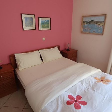 Thalia Apartment In Kalamata, 15' Walk From The City Center And The Beach エクステリア 写真