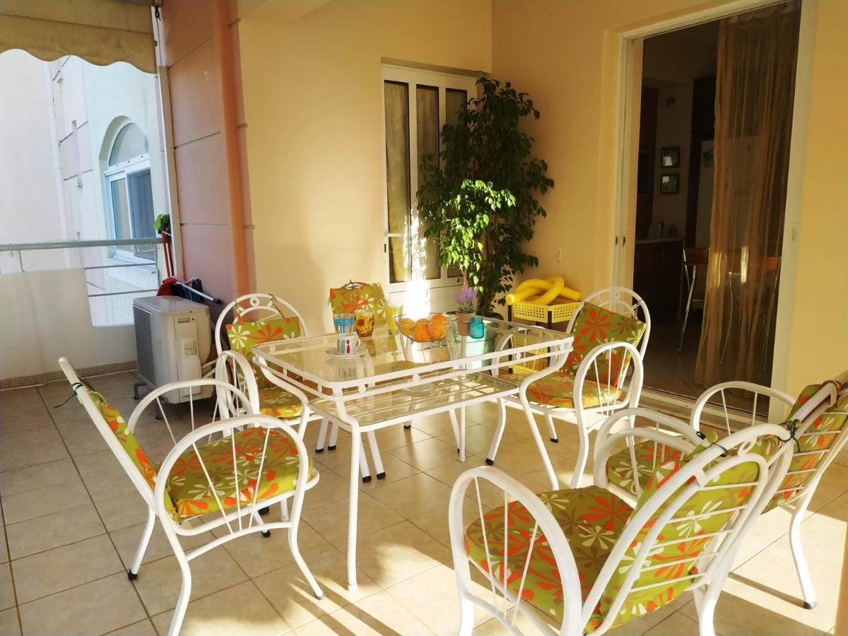 Thalia Apartment In Kalamata, 15' Walk From The City Center And The Beach エクステリア 写真