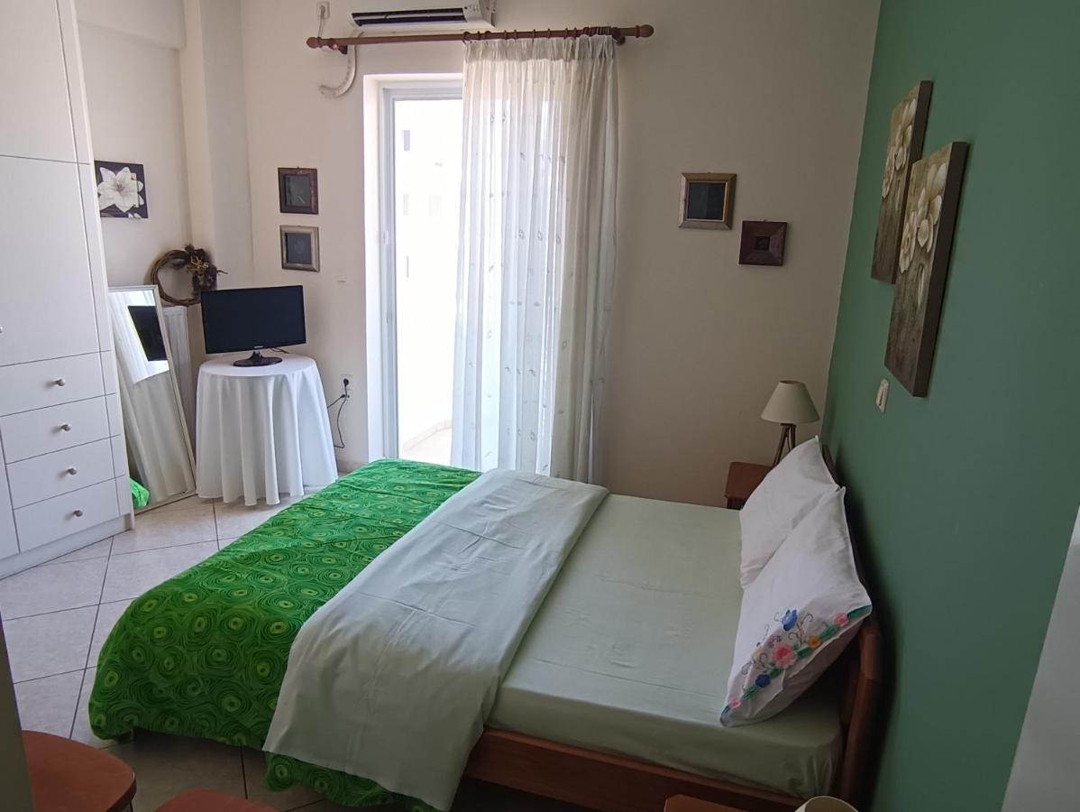Thalia Apartment In Kalamata, 15' Walk From The City Center And The Beach エクステリア 写真